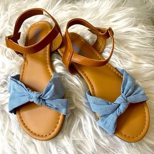 Blue Bow tie leather sandles